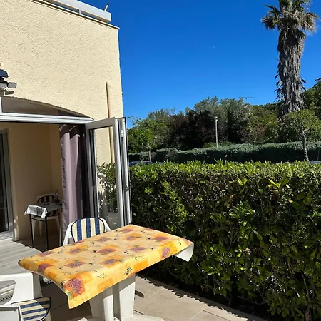 Апартаменты Petit Jardin, Piscine *
