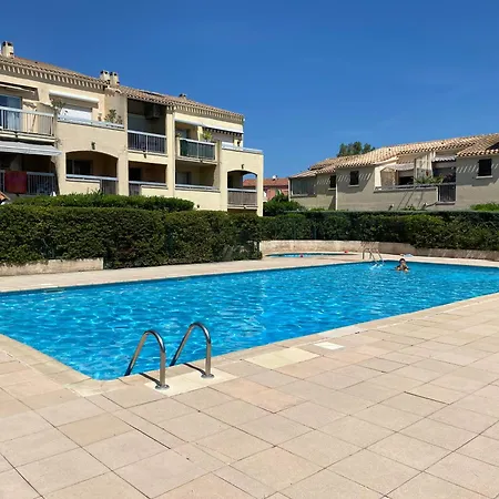 Apartamento Petit Jardin, Piscine